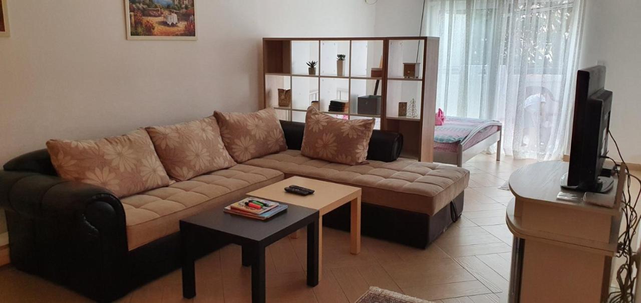 Iskra Appartement Budva Buitenkant foto